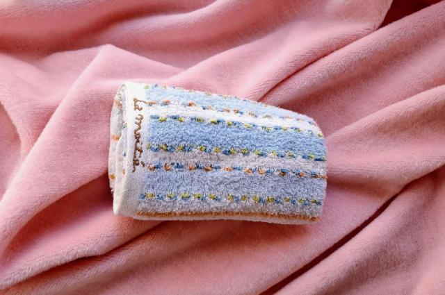 ���{���� La moitie �����f�����e�B�G ��100�� �������J���t���p�X�e�� �t�F�C�X�^�I������73�~31cm 