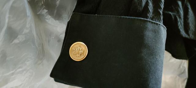 正規レア Dior オールドクラシック CDRロゴカフス イニシャルエンブレム リングカフリンクス Lラージ2cm ゴールドボタン < ブランド  正規レア Dior オールドクラシック CDRロゴカフス イニシャルエンブレム リングカフリンクス Lラージ2cm ゴールドボタン < ブランドの