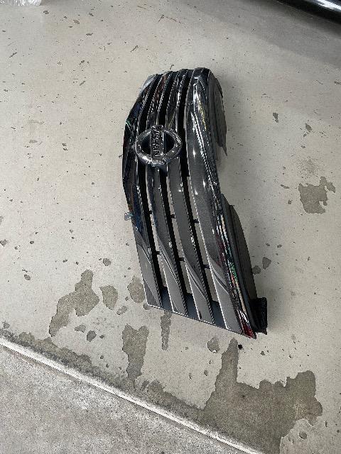 C25セレナ!ハイウェイスター純正フロントグリル! < 自動車/バイク C25セレナ!ハイウェイスター純正フロントグリル! < 自動車/バイク