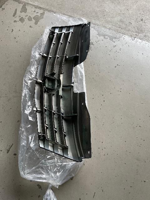 C25セレナ!ハイウェイスター純正フロントグリル! < 自動車/バイク C25セレナ!ハイウェイスター純正フロントグリル! < 自動車/バイク