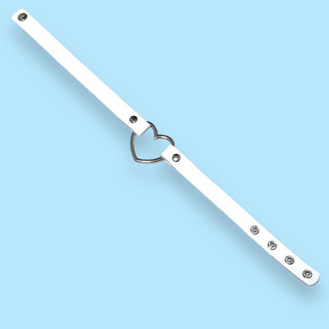 【新品】オープンハートデザイン合皮チョーカー/ホワイト < ブランド 【新品】オープンハートデザイン合皮チョーカー/ホワイト < ブランドの