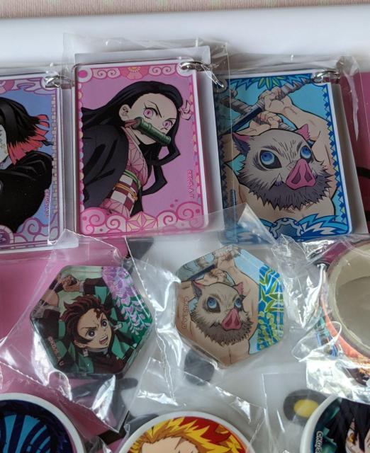 鬼滅の刃 消しゴム 箸置き キーホルダー 缶バッジ マステ 13個セット くら寿司 < アニメ/コミック/キャラクター 鬼滅の刃 消しゴム 箸置き キーホルダー 缶バッジ マステ 13個セット くら寿司 < アニメ/コミック/キャラクターの