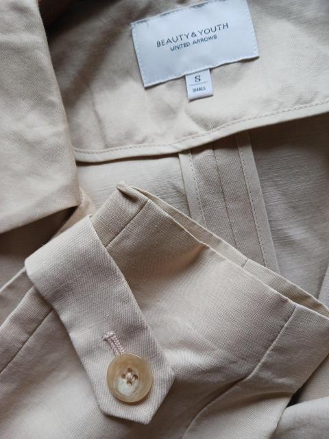 UNITED ARROWS/B&Y���艿�Q����u���E���x�[�W���̏H�R�[�g