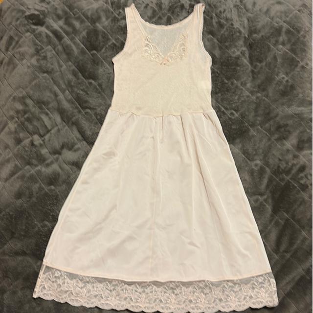 タンス整理品 衣類 おまとめOK ホームクリーニング済み スリップ ベージュ Mサイズくらい < 女性ファッション  タンス整理品 衣類 おまとめOK ホームクリーニング済み スリップ ベージュ Mサイズくらい  < 女性ファッションの
