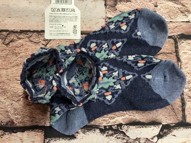 『画像から4足組』お洒落なフロート柄入り サラッと快適・天然綿使用!【att rait】レディース綿混クルー丈ソックス < 女性ファッション  『画像から4足組』お洒落なフロート柄入り サラッと快適・天然綿使用!【att rait】レディース綿混クルー丈ソックス < 女性ファッションの