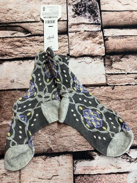 『画像から4足組』お洒落なフロート柄入り サラッと快適・天然綿使用!【att rait】レディース綿混クルー丈ソックス < 女性ファッション  『画像から4足組』お洒落なフロート柄入り サラッと快適・天然綿使用!【att rait】レディース綿混クルー丈ソックス < 女性ファッションの