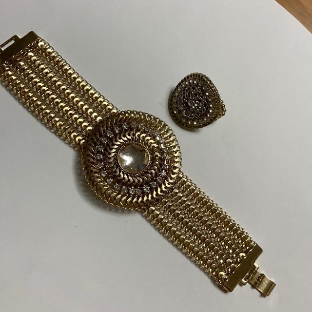 おしゃれブレスレット&指輪2点セット < 女性アクセサリー/時計 おしゃれブレスレット&指輪2点セット < 女性アクセサリー/時計の