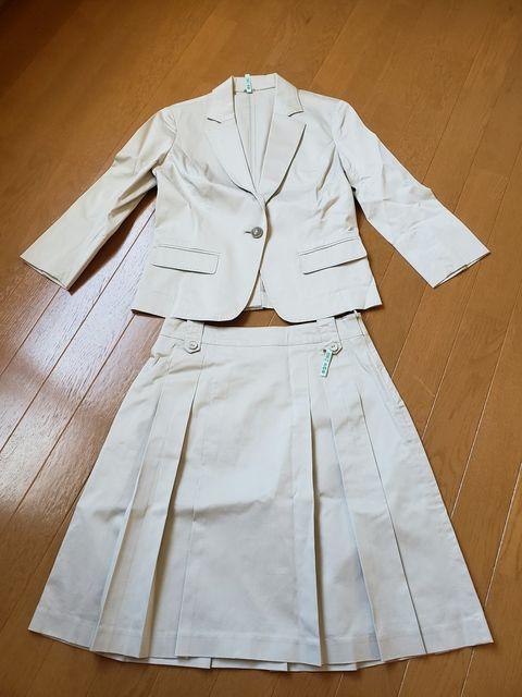 ☆美品☆C.D.S  BASIC☆ベージュスーツ☆9AR < 女性ファッション  ☆美品☆C.D.S  BASIC☆ベージュスーツ☆9AR  < 女性ファッションの