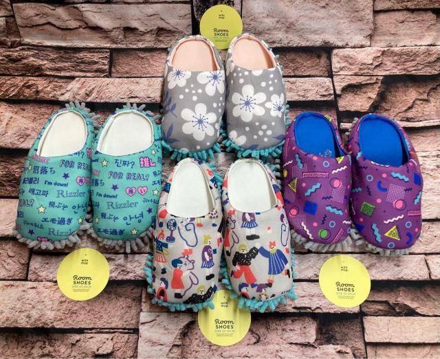 送料無料!可愛いファンシー柄!足裏モップ付きルームシューズB柄(画像から)1足 < インテリア/ライフ 送料無料!可愛いファンシー柄!足裏モップ付きルームシューズB柄(画像から)1足 < インテリア/ライフの