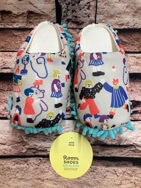 送料無料!可愛いファンシー柄!足裏モップ付きルームシューズB柄(画像から)1足 < インテリア/ライフ 送料無料!可愛いファンシー柄!足裏モップ付きルームシューズB柄(画像から)1足 < インテリア/ライフの