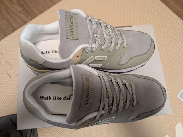 SANGACIO �T���K�b�`�� �ɂ�`�� �X�j�[�J�[ �O���[ �V�i���g�p  �� �j���t�@�b�V������ 