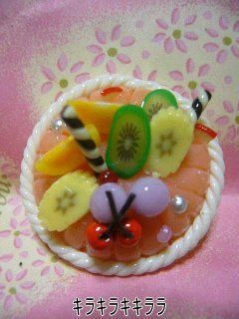 《New》デコ*ホールケーキ<樹脂粘土>★フルーツたっぷりケーキ < 香水/コスメ/ネイル  《New》デコ*ホールケーキ<樹脂粘土>★フルーツたっぷりケーキ < 香水/コスメ/ネイルの
