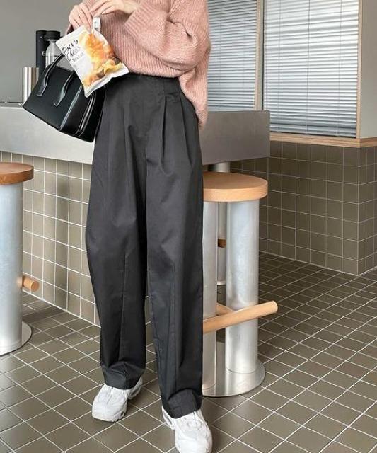 クラシカルエルフ  だぼっとが可愛い。ルーズテーパードタックワイドパンツ < 女性ファッション  クラシカルエルフ  だぼっとが可愛い。ルーズテーパードタックワイドパンツ < 女性ファッションの