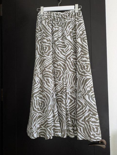 AEB[GtOXJ[gߗށOfBuA180` 