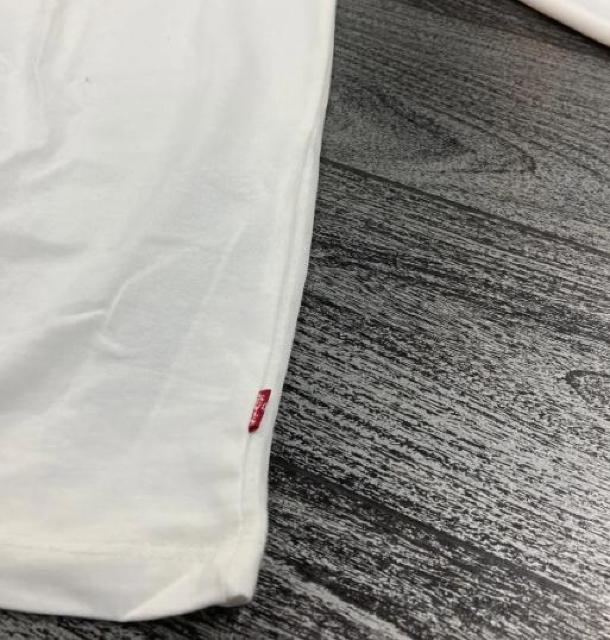 リーバイス Tシャツ 長袖 クルーネック ホワイト  ※メンズ サイズM < ブランド  リーバイス Tシャツ 長袖 クルーネック ホワイト  ※メンズ サイズM < ブランドの