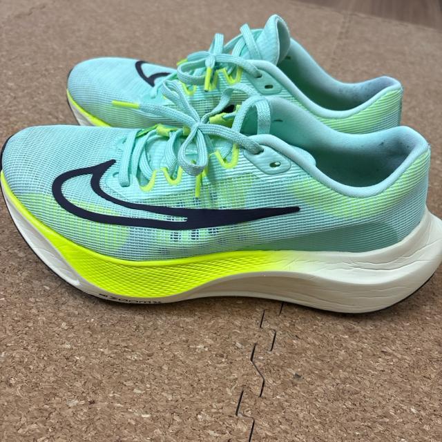 26.5cm ランニングシューズ NIKEナイキ ズームフライ5 < レジャー/スポーツ  26.5cm ランニングシューズ NIKEナイキ ズームフライ5 < レジャー/スポーツの