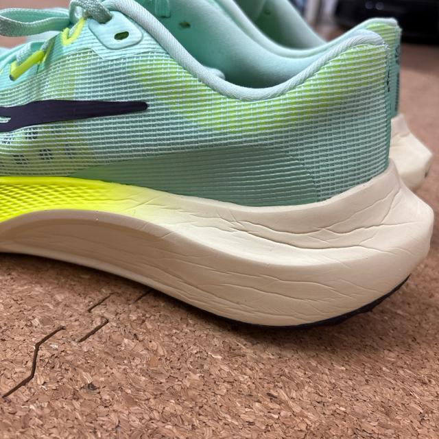 26.5cm ランニングシューズ NIKEナイキ ズームフライ5 < レジャー/スポーツ  26.5cm ランニングシューズ NIKEナイキ ズームフライ5 < レジャー/スポーツの