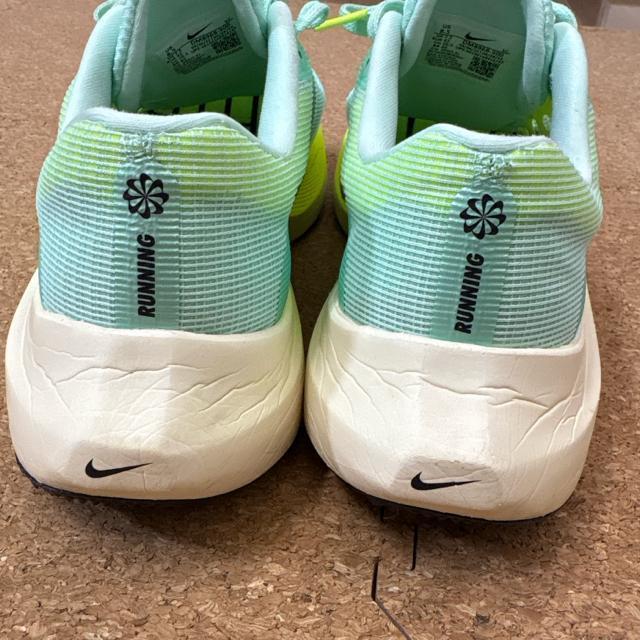 26.5cm ランニングシューズ NIKEナイキ ズームフライ5 < レジャー/スポーツ  26.5cm ランニングシューズ NIKEナイキ ズームフライ5 < レジャー/スポーツの