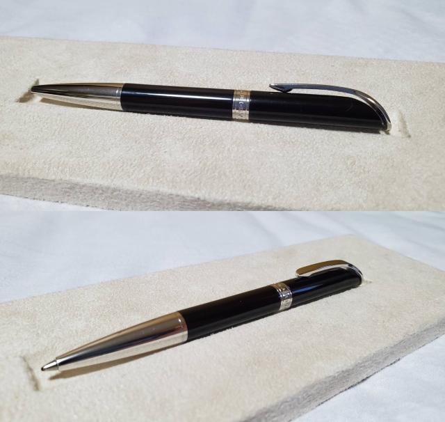 正規美レア ブルガリ クラシック エンブレムロゴショート ボールペン 黒 10cm 付属有 サインペン 男女兼用 ステーショナリー < ブランド  正規美レア ブルガリ クラシック エンブレムロゴショート ボールペン 黒 10cm 付属有 サインペン 男女兼用 ステーショナリー < ブランドの