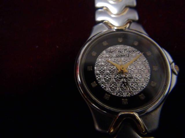 ValenTino Moradeiの腕時計 !。 < 女性アクセサリー/時計  ValenTino Moradeiの腕時計 !。 < 女性アクセサリー/時計の