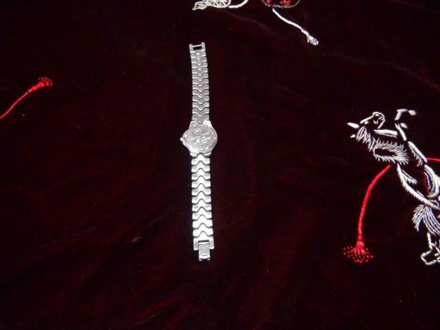ValenTino Moradeiの腕時計 !。 < 女性アクセサリー/時計  ValenTino Moradeiの腕時計 !。 < 女性アクセサリー/時計の