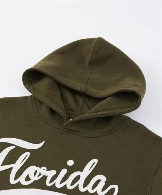 3Lサイズ!高貴紳士的!ブランド品!OBLO!暖か!長袖!裏起毛デザインプルパーカー!胸元(プリント+刺繍)新品!カーキ色合い! < 男性ファッション  3Lサイズ!高貴紳士的!ブランド品!OBLO!暖か!長袖!裏起毛デザインプルパーカー!胸元(プリント+刺繍)新品!カーキ色合い! < 男性ファッションの