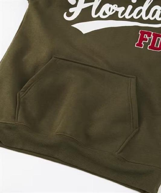 3Lサイズ!高貴紳士的!ブランド品!OBLO!暖か!長袖!裏起毛デザインプルパーカー!胸元(プリント+刺繍)新品!カーキ色合い! < 男性ファッション  3Lサイズ!高貴紳士的!ブランド品!OBLO!暖か!長袖!裏起毛デザインプルパーカー!胸元(プリント+刺繍)新品!カーキ色合い! < 男性ファッションの