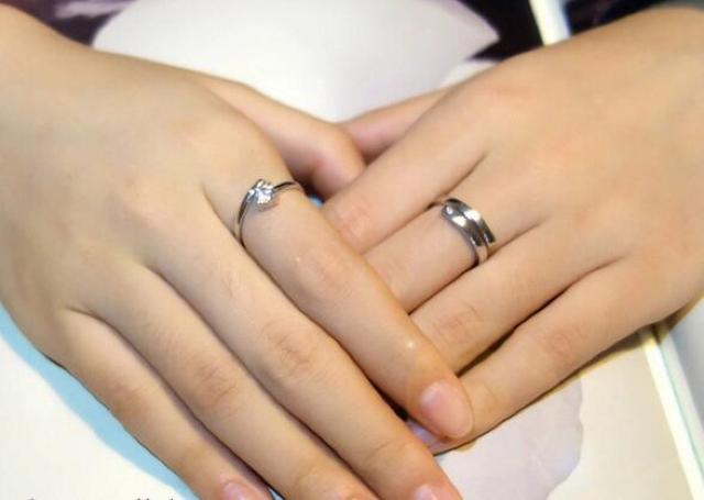 送料無料 2点セット カップル ゆびわ 指輪 フリーサイズ リング ジルコニア 贈り物 10号〜22号 男女兼用 ホワイトゴールド < 男性アクセサリー/時計  送料無料 2点セット カップル ゆびわ 指輪 フリーサイズ リング ジルコニア 贈り物 10号〜22号 男女兼用 ホワイトゴールド < 男性アクセサリー/時計の