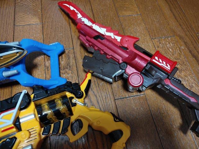 獣電戦隊 キョウリュウジャー 王様戦隊 キングオージャー ガブリボルバー ガブリチェンジャー 獣電池 キングガブリカリバー < おもちゃ  獣電戦隊 キョウリュウジャー 王様戦隊 キングオージャー ガブリボルバー ガブリチェンジャー 獣電池 キングガブリカリバー < おもちゃの