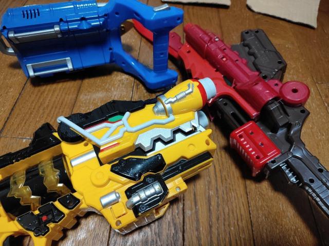 獣電戦隊 キョウリュウジャー 王様戦隊 キングオージャー ガブリボルバー ガブリチェンジャー 獣電池 キングガブリカリバー < おもちゃ  獣電戦隊 キョウリュウジャー 王様戦隊 キングオージャー ガブリボルバー ガブリチェンジャー 獣電池 キングガブリカリバー < おもちゃの