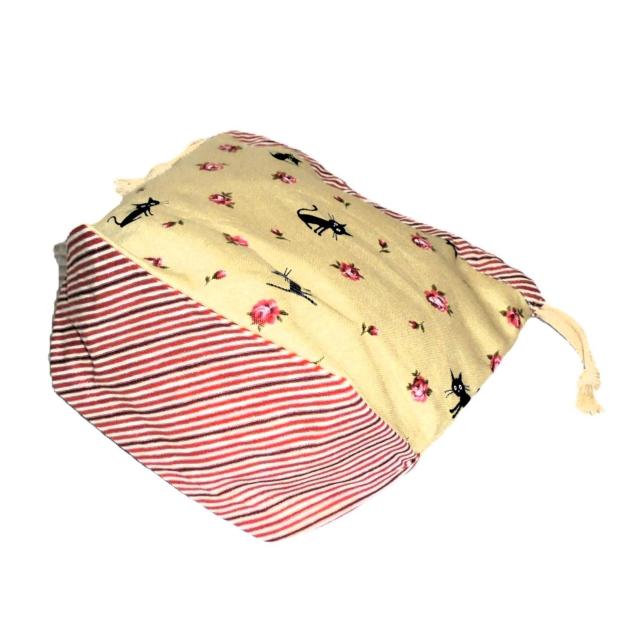 【底マチ幅が広い巾着】◆Coco Land×黒猫・薔薇×赤スト地◆裏地あり巾着 < 女性ファッション 【底マチ幅が広い巾着】◆Coco Land×黒猫・薔薇×赤スト地◆裏地あり巾着 < 女性ファッションの