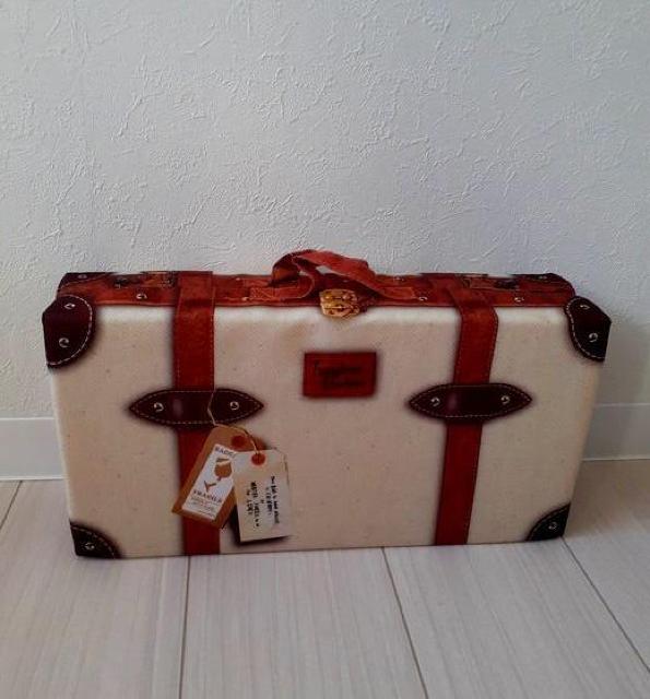 新品◆レトロ トランク型 折りたたみ クッション 座布団◆アイボリー/ブラウン◆アウトドア キャンプ 車 < インテリア/ライフ  新品◆レトロ トランク型 折りたたみ クッション 座布団◆アイボリー/ブラウン◆アウトドア キャンプ 車 < インテリア/ライフの