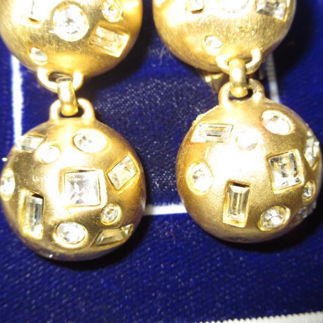 ゴージャス*ラインストーンビジュー*イヤリング(ゴールド系) < 女性アクセサリー/時計 ゴージャス*ラインストーンビジュー*イヤリング(ゴールド系) < 女性アクセサリー/時計の