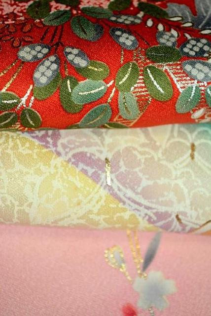 【最高級】 新品同様 暈し染め 金銀彩 金銀駒シシュウ 蝶 レトロモダンで可愛い振袖 身丈157cm 裄丈65cm T3439 < 女性ファッション  【最高級】 新品同様 暈し染め 金銀彩 金銀駒シシュウ 蝶 レトロモダンで可愛い振袖 身丈157cm 裄丈65cm T3439 < 女性ファッションの