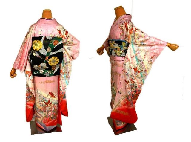 【最高級】 新品同様 暈し染め 金銀彩 金銀駒シシュウ 蝶 レトロモダンで可愛い振袖 身丈157cm 裄丈65cm T3439 < 女性ファッション  【最高級】 新品同様 暈し染め 金銀彩 金銀駒シシュウ 蝶 レトロモダンで可愛い振袖 身丈157cm 裄丈65cm T3439 < 女性ファッションの