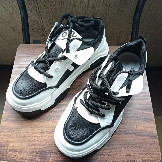 新品 24.5cm 男女兼用 スニーカー ホワイト シューズ 靴 カジュアル < 男性ファッション  新品 24.5cm 男女兼用 スニーカー ホワイト シューズ 靴 カジュアル  < 男性ファッションの