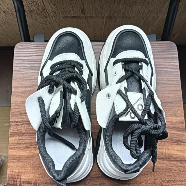 新品 24.5cm 男女兼用 スニーカー ホワイト シューズ 靴 カジュアル < 男性ファッション  新品 24.5cm 男女兼用 スニーカー ホワイト シューズ 靴 カジュアル < 男性ファッションの