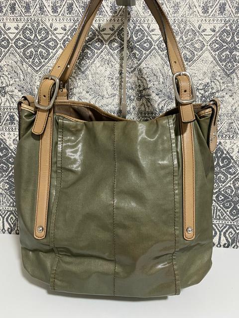 【中古】TODS トッズ トートバッグ ショルダー 肩掛け レディース カーキ < ブランド  【中古】TODS トッズ トートバッグ ショルダー 肩掛け レディース カーキ < ブランドの