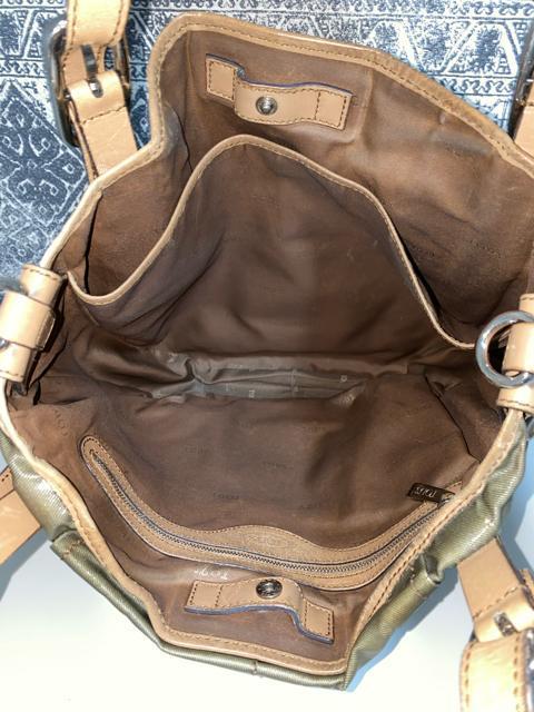 【中古】TODS トッズ トートバッグ ショルダー 肩掛け レディース カーキ < ブランド  【中古】TODS トッズ トートバッグ ショルダー 肩掛け レディース カーキ < ブランドの