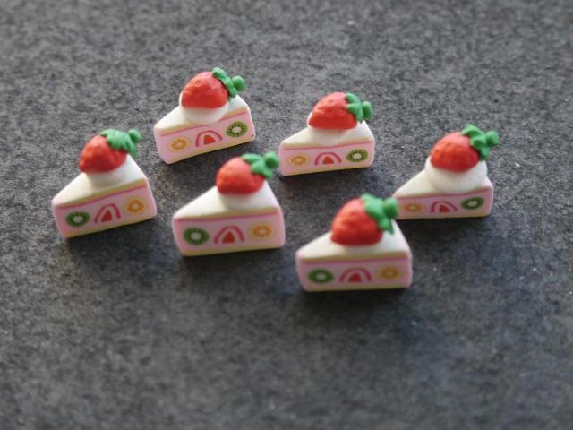 粘土パーツ 手芸・アクセサリーパーツ 苺ショートケーキ 6個セット < 香水/コスメ/ネイル 粘土パーツ 手芸・アクセサリーパーツ 苺ショートケーキ 6個セット < 香水/コスメ/ネイルの