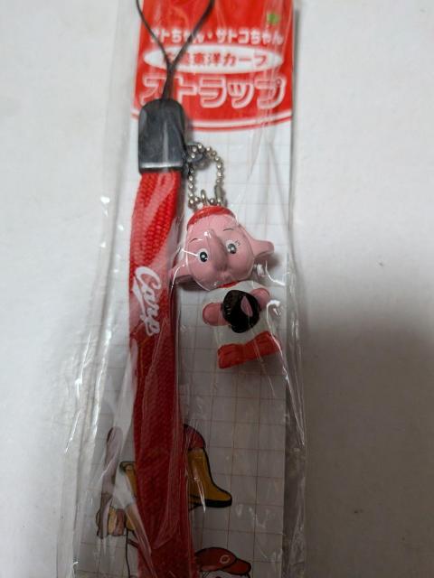 広島カープサトちゃんとサトコちゃんストラップ < 家電/AV 広島カープサトちゃんとサトコちゃんストラップ < 家電/AVの