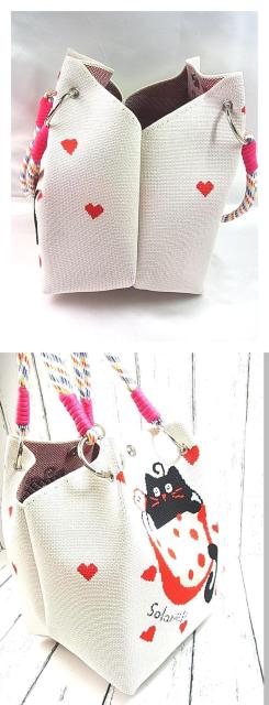 【新品同様・大人可愛い】 メルシースクエア にゃんこバッグ 猫/ハート柄/カラフルハンドル ポリエステル < 香水/コスメ/ネイル 【新品同様・大人可愛い】 メルシースクエア にゃんこバッグ 猫/ハート柄/カラフルハンドル ポリエステル < 香水/コスメ/ネイルの