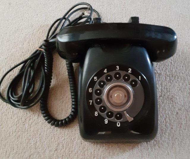 黒電話 レトロ ダイヤル式黒電話 600-A2 黒電話機 昭和レトロ ダイヤル式 アンティーク 日本電信電話公社 コレクション < インテリア/ライフ  黒電話 レトロ ダイヤル式黒電話 600-A2 黒電話機 昭和レトロ ダイヤル式 アンティーク 日本電信電話公社 コレクション < インテリア/ライフの