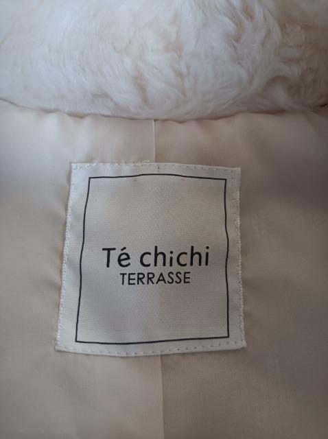 テチチ★Te chichi★フェイクファーベスト白★美美品★可愛い素敵★今から大活躍★ < 女性ファッション テチチ★Te chichi★フェイクファーベスト白★美美品★可愛い素敵★今から大活躍★ < 女性ファッションの