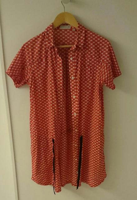 ユニクロ アンダーカバー uu 赤×白ネコ柄 シャツワンピース < 女性ファッション  ユニクロ アンダーカバー uu 赤×白ネコ柄 シャツワンピース < 女性ファッションの