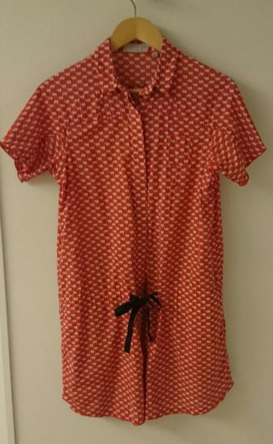 ユニクロ アンダーカバー uu 赤×白ネコ柄 シャツワンピース < 女性ファッション  ユニクロ アンダーカバー uu 赤×白ネコ柄 シャツワンピース < 女性ファッションの