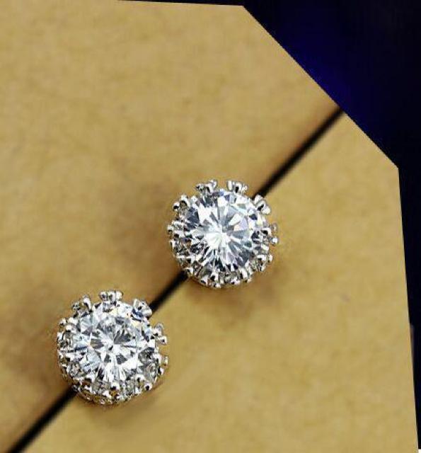 【送料無料】高級感※ピアス レディース 贈り物 プレゼント Czダイヤ ホワイトゴールド S925 新品 < 女性アクセサリー/時計 【送料無料】高級感※ピアス レディース 贈り物 プレゼント Czダイヤ ホワイトゴールド S925 新品 < 女性アクセサリー/時計の