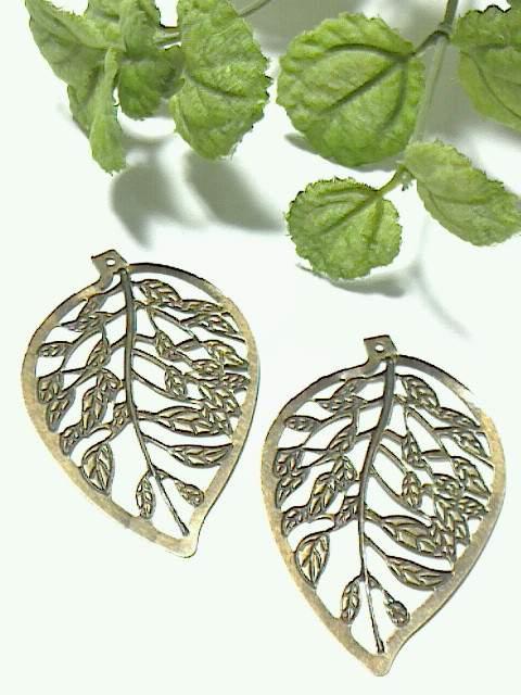 大きな<リーフ>アンティーク葉っぱチャーム(葉っぱ・2枚)アンティークゴールド < ペット/手芸/園芸  大きな<リーフ>アンティーク葉っぱチャーム(葉っぱ・2枚)アンティークゴールド < ペット/手芸/園芸の