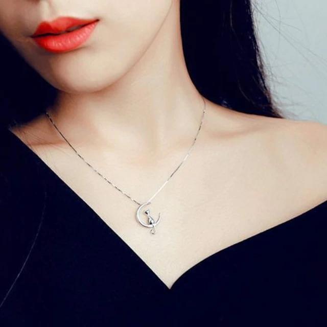 爆ヤス290円★猫好き★超人気 銀メッキネックレス 月 可愛い猫 シルバー < 女性アクセサリー/時計  爆ヤス290円★猫好き★超人気 銀メッキネックレス 月 可愛い猫 シルバー < 女性アクセサリー/時計の