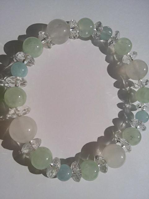 天然石 パワーストーンブレスレット 水晶 パステルカラー 少し訳あり < 女性アクセサリー/時計  天然石 パワーストーンブレスレット 水晶 パステルカラー 少し訳あり < 女性アクセサリー/時計の